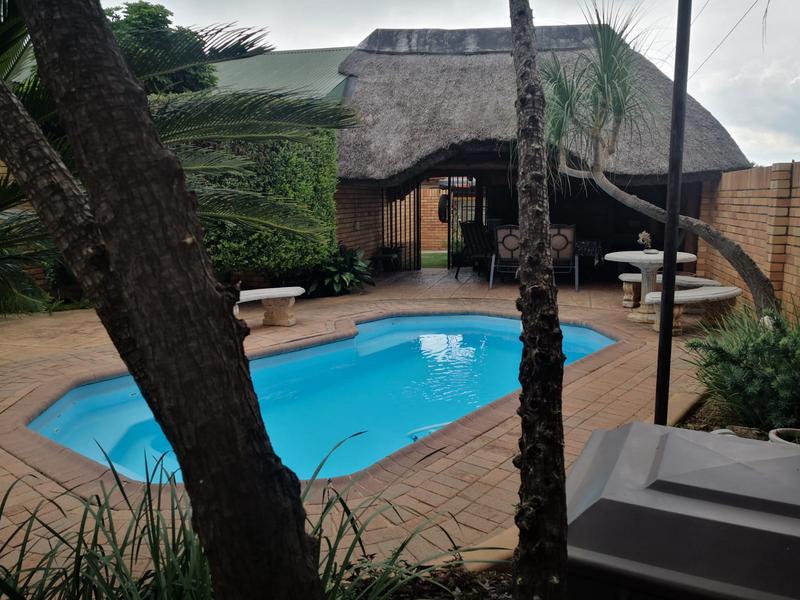 5 Bedroom Property for Sale in Stilfontein North West